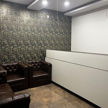 Roomquet Comfort Inn Allāhābād Junction Екстериор снимка