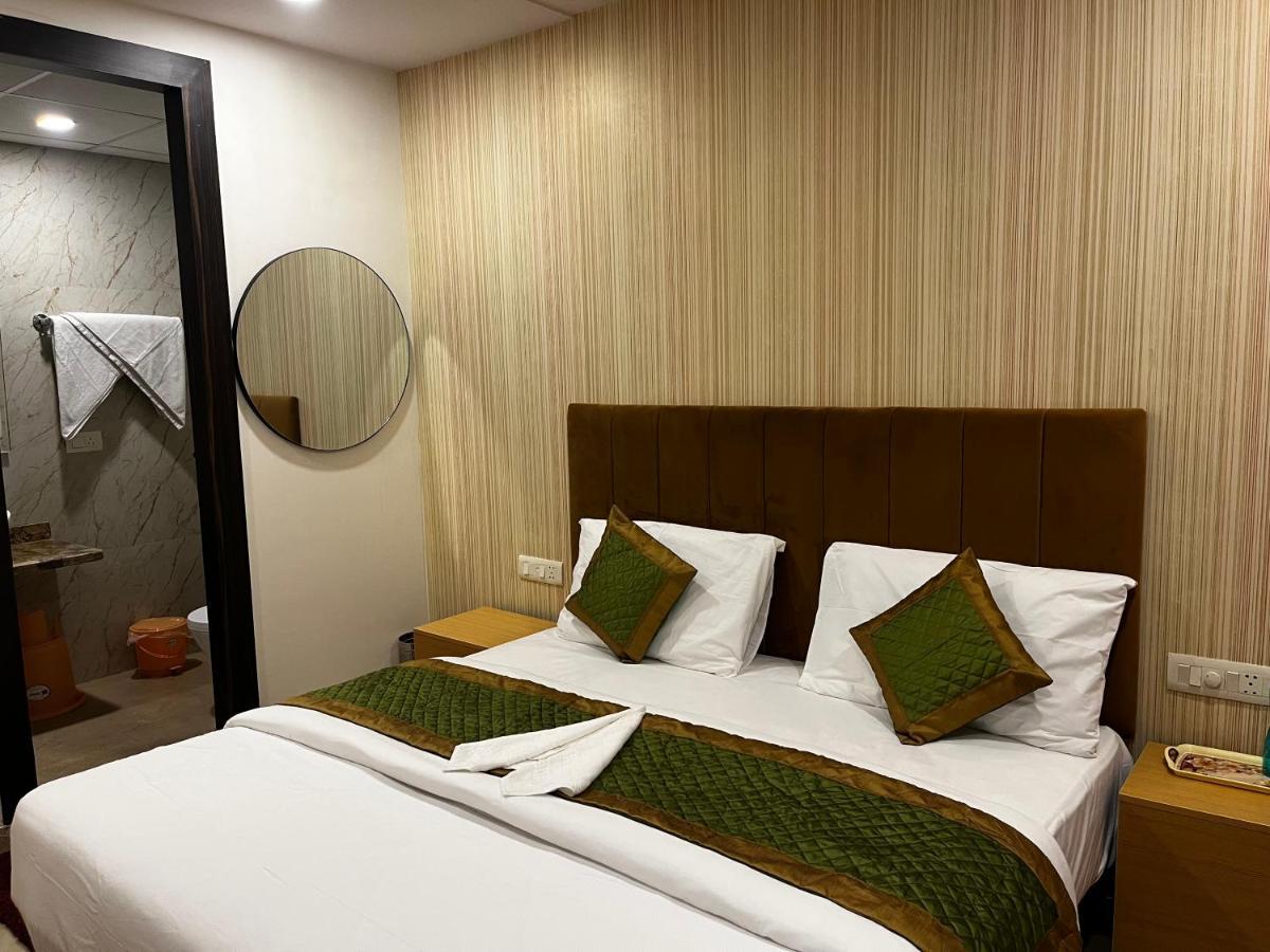 Roomquet Comfort Inn Allāhābād Junction Екстериор снимка