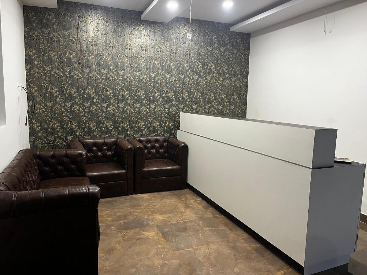 Roomquet Comfort Inn Allāhābād Junction Екстериор снимка