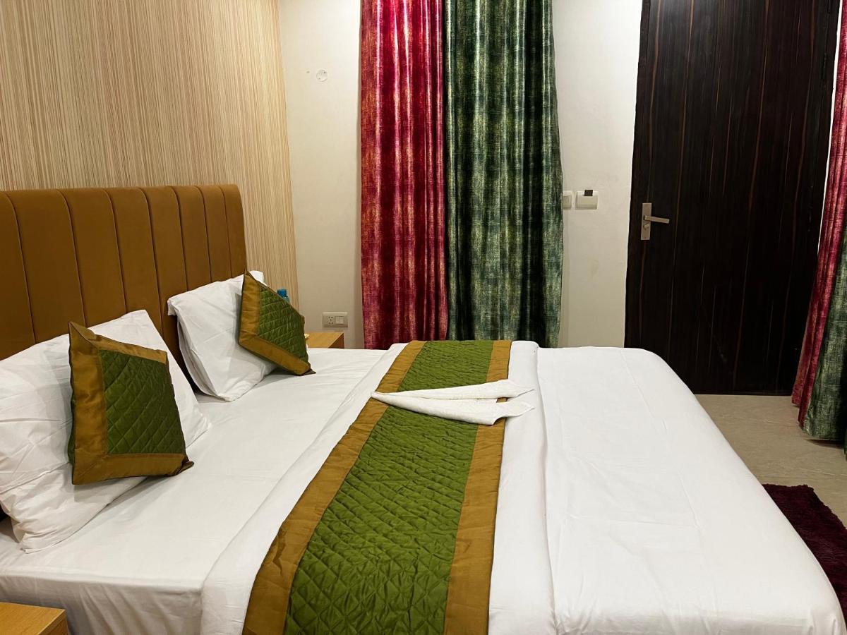 Roomquet Comfort Inn Allāhābād Junction Екстериор снимка