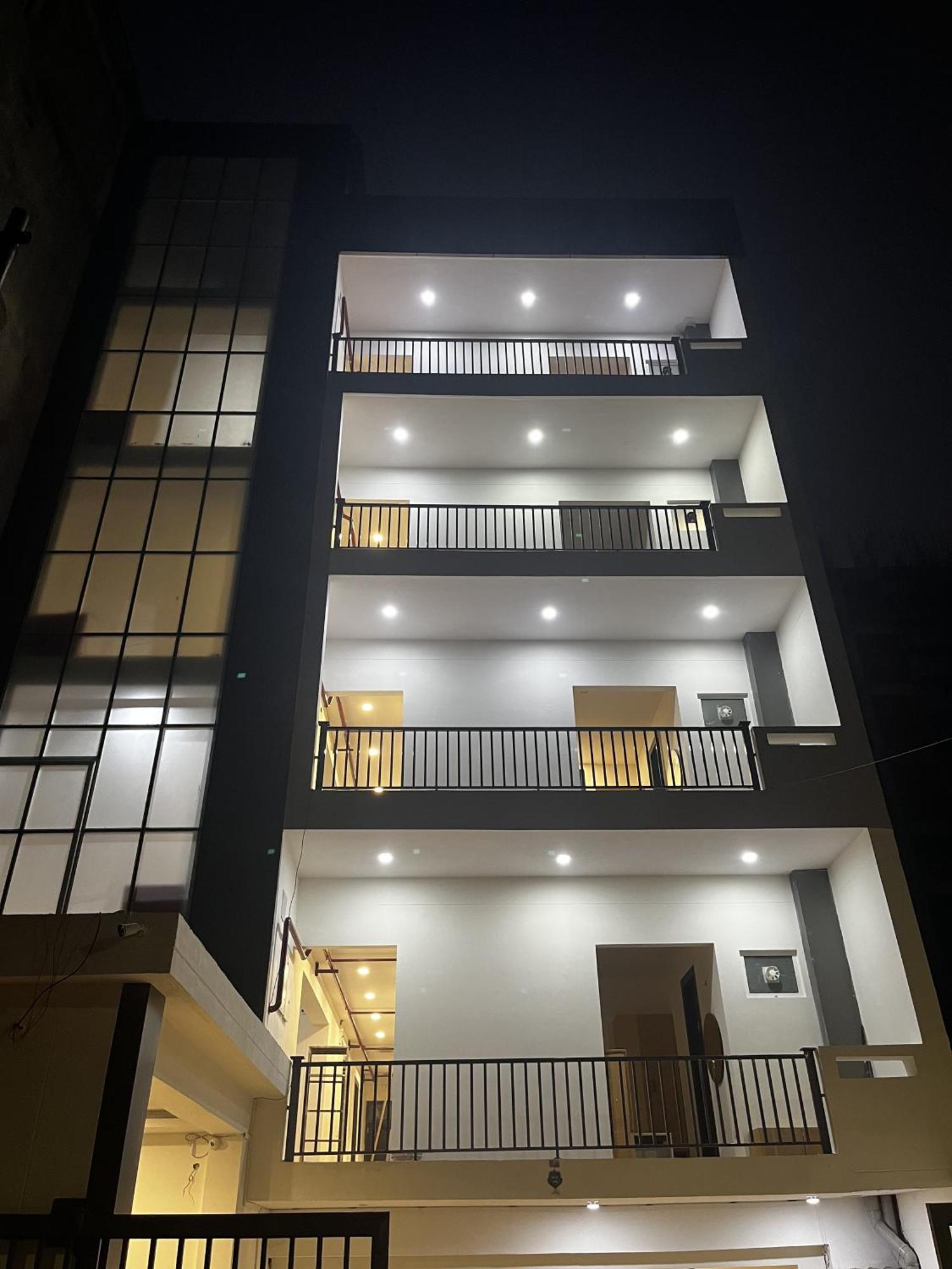 Roomquet Comfort Inn Allāhābād Junction Екстериор снимка